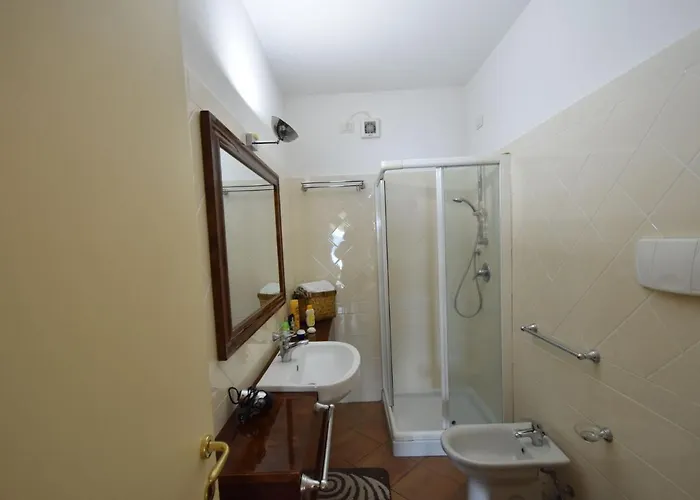 Garden Flat By Maggiore Semesterbostad Oggebbio