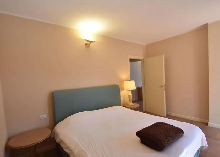 Garden Flat By Maggiore 펜션 *